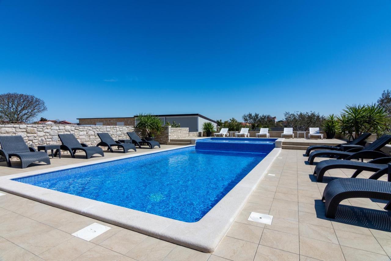 Family Friendly Apartments With A Swimming Pool Valbandon, Fazana - 2201 Štinjan Esterno foto