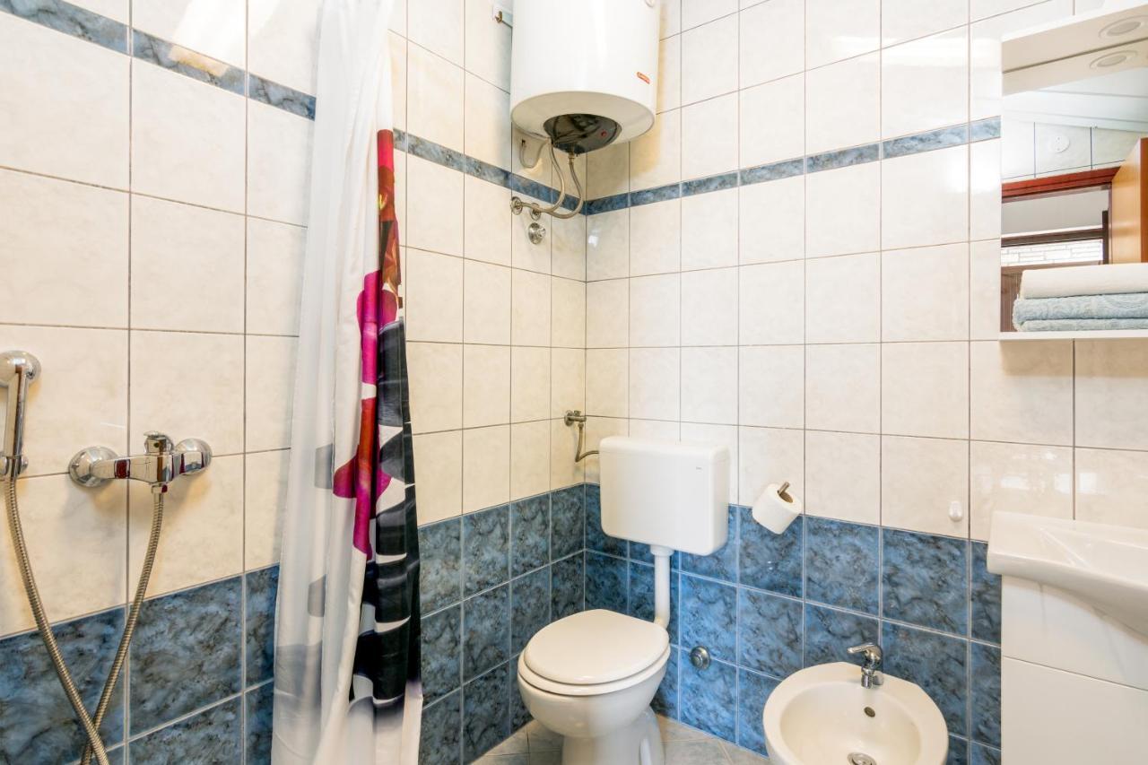 Family Friendly Apartments With A Swimming Pool Valbandon, Fazana - 2201 Štinjan Esterno foto