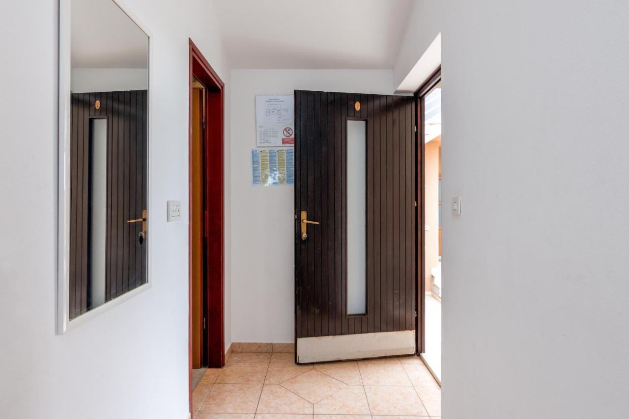 Family Friendly Apartments With A Swimming Pool Valbandon, Fazana - 2201 Štinjan Esterno foto
