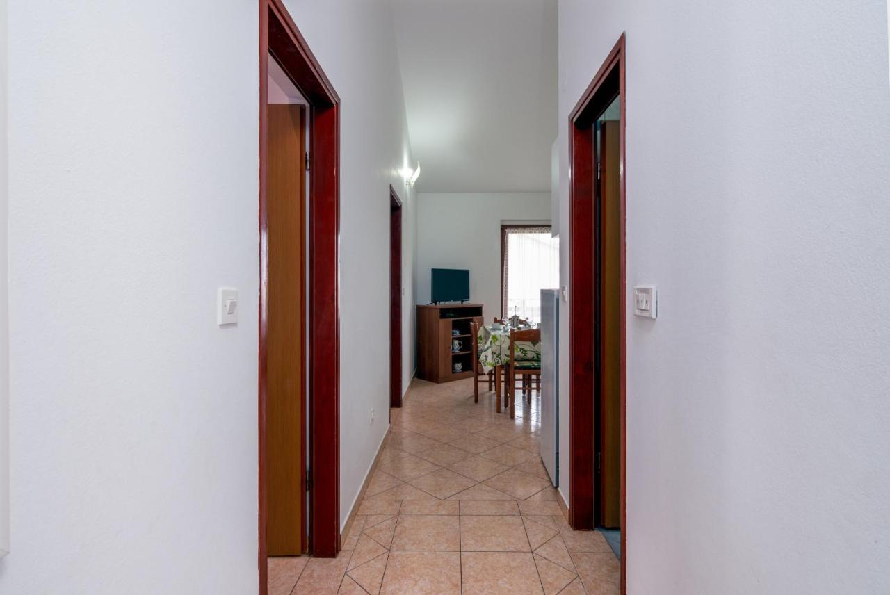 Family Friendly Apartments With A Swimming Pool Valbandon, Fazana - 2201 Štinjan Esterno foto