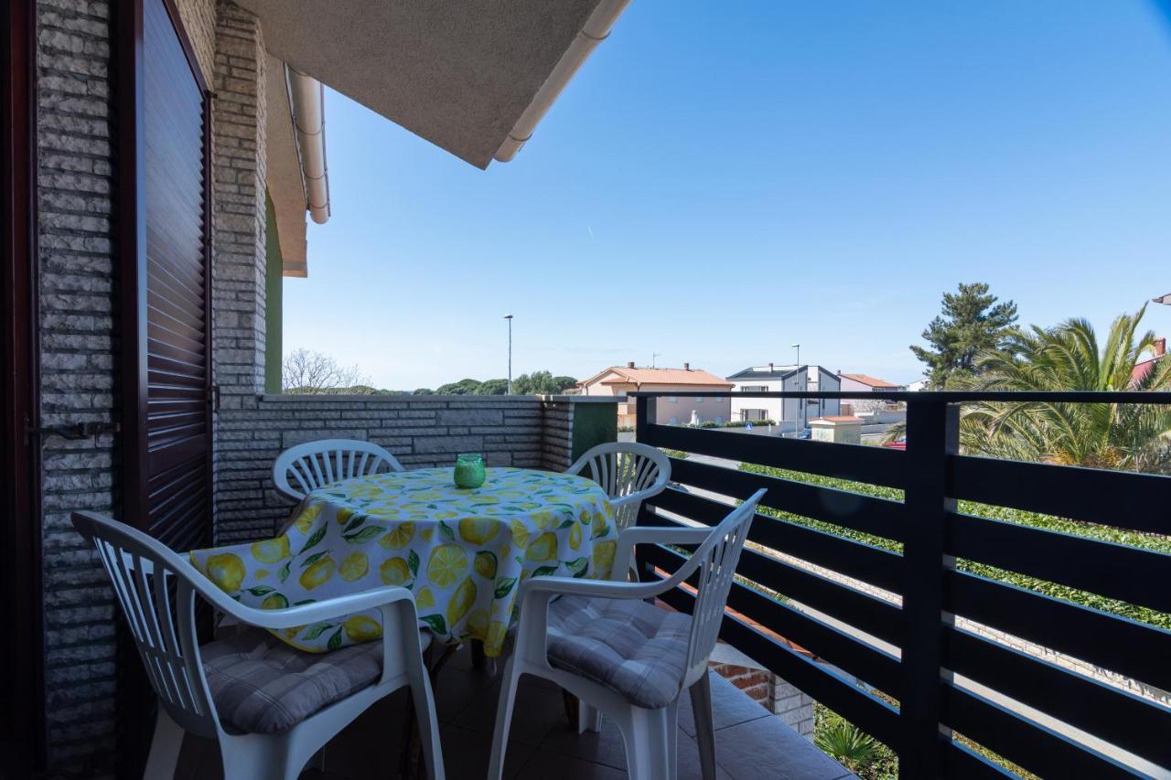 Family Friendly Apartments With A Swimming Pool Valbandon, Fazana - 2201 Štinjan Esterno foto