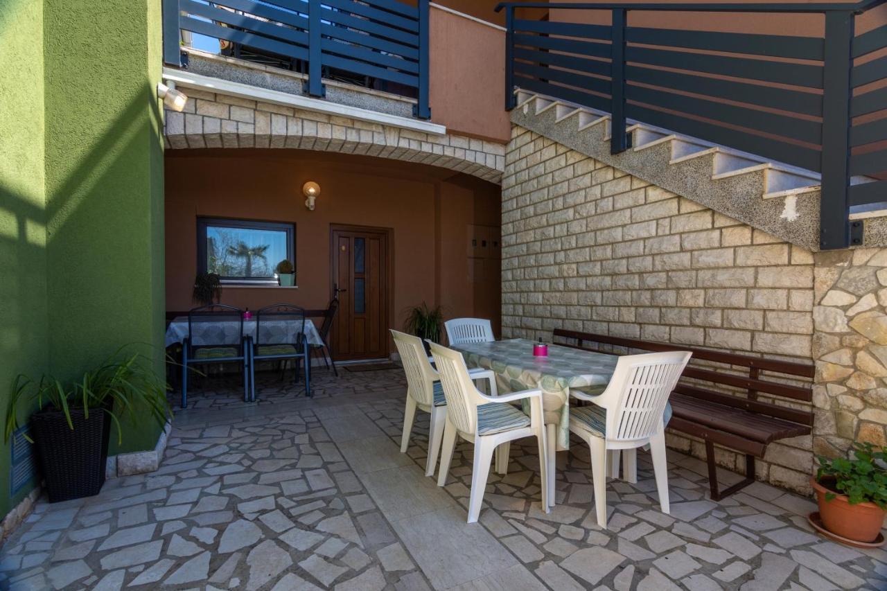 Family Friendly Apartments With A Swimming Pool Valbandon, Fazana - 2201 Štinjan Esterno foto