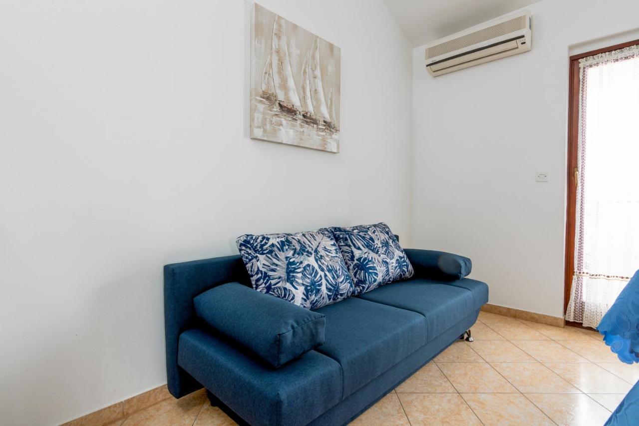 Family Friendly Apartments With A Swimming Pool Valbandon, Fazana - 2201 Štinjan Esterno foto
